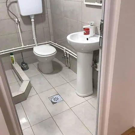 Vip Prenociste 026 4* 스메데레보