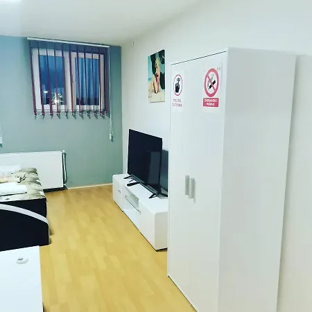 Vip Prenociste 026 4* 스메데레보