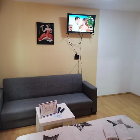 Vip Prenociste 026 سميديريفو