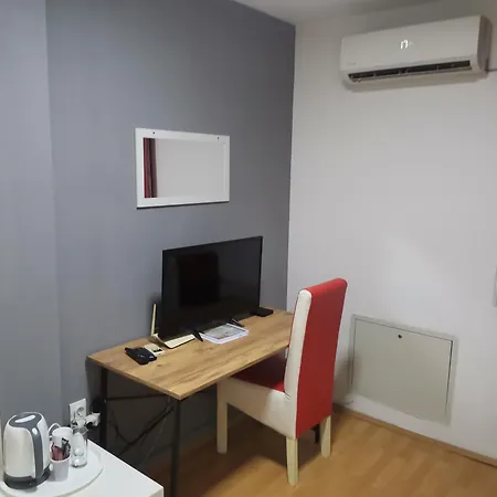 Vip Prenociste 026 سميديريفو